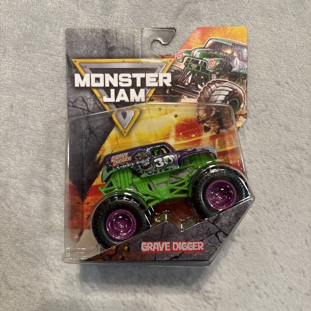 Monster Jam Grave Digger 30th Anniversary Legacy Truck 1:64 Scale Series 01